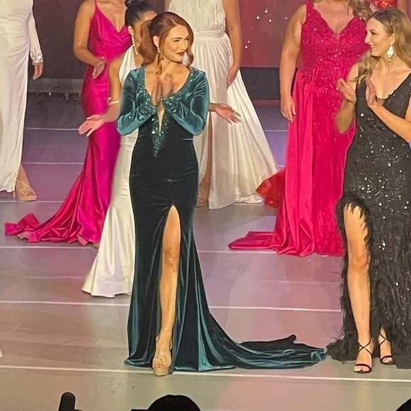Green/blue tony bowls evening gown